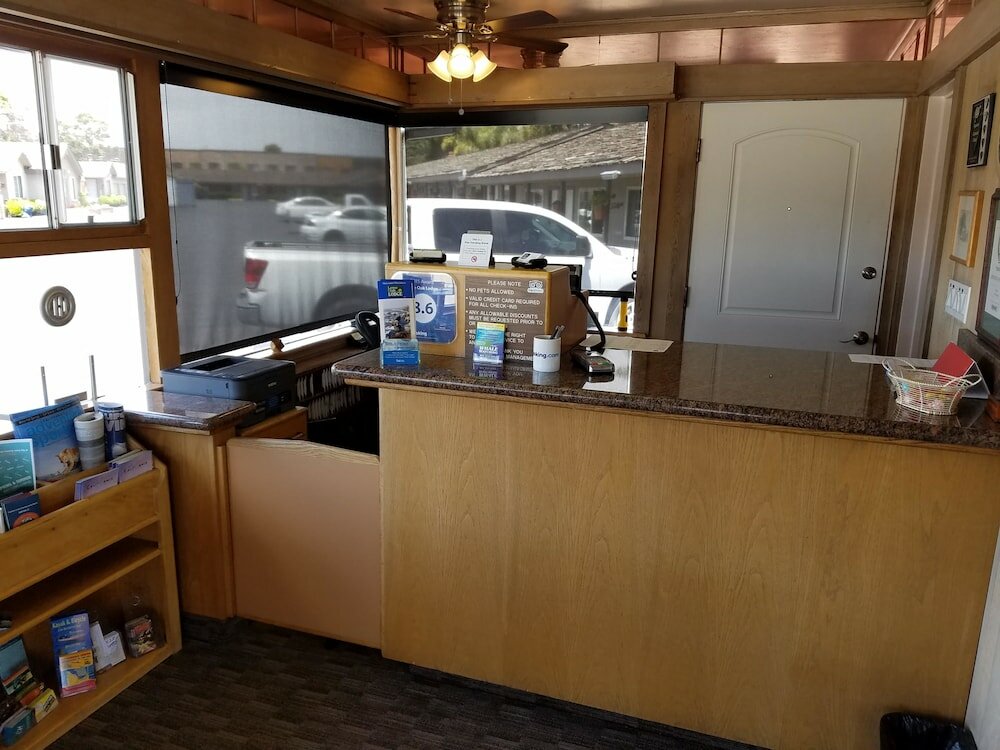 Фото Lone Oak Lodge