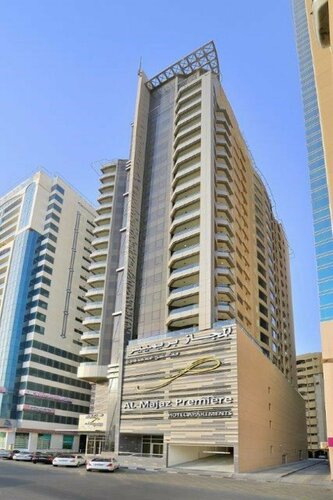 Гостиница Al Majaz Premiere Deluxe Hotel Apartments в Шардже