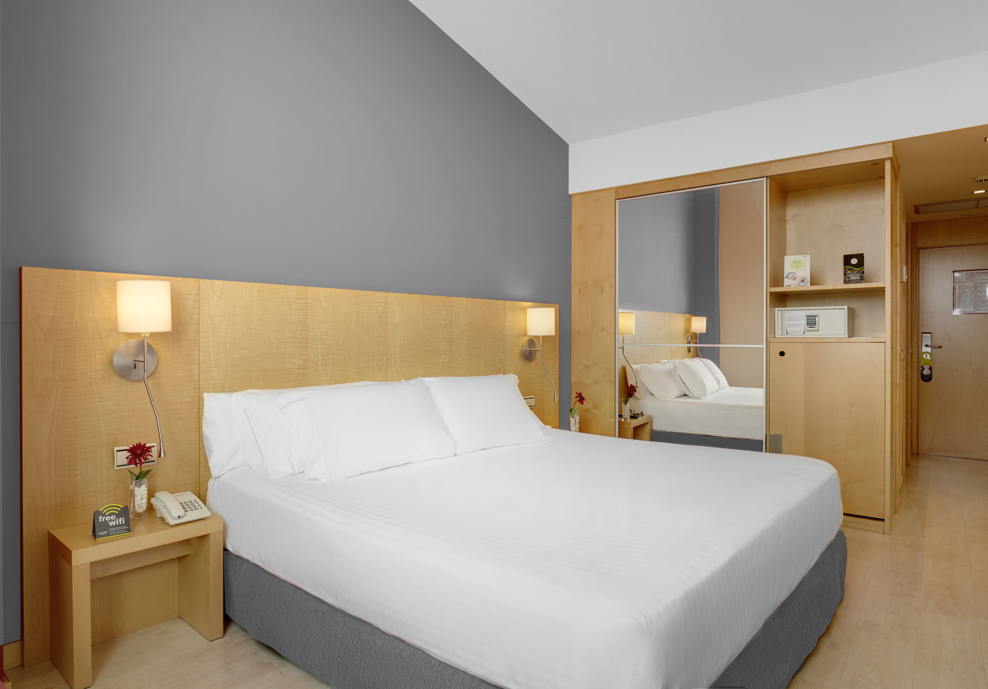 Фото Sercotel Portales