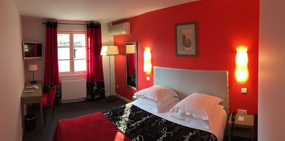 Фото Hôtel du Pont Vieux