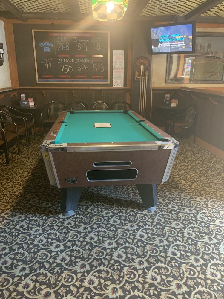 Фото Canad Inns Destination Centre Garden City