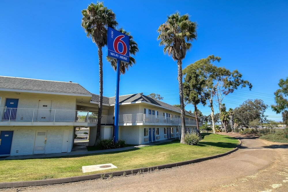 Фото Motel 6 San Diego, Ca - North