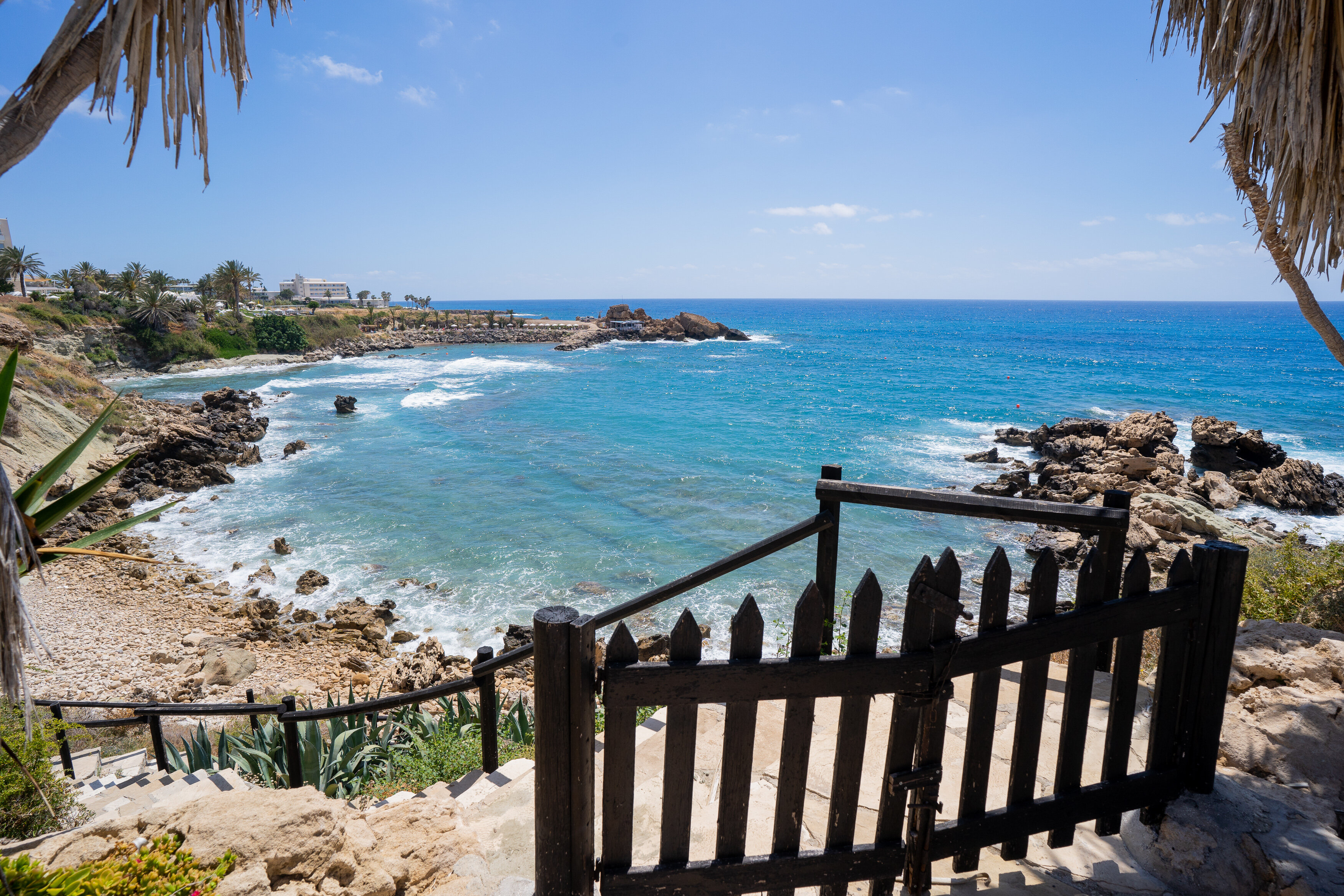 Фото Vrachia Beach Hotel & Suites - Adults only