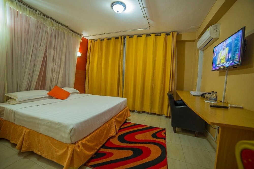 Фото Eureka Place Hotel