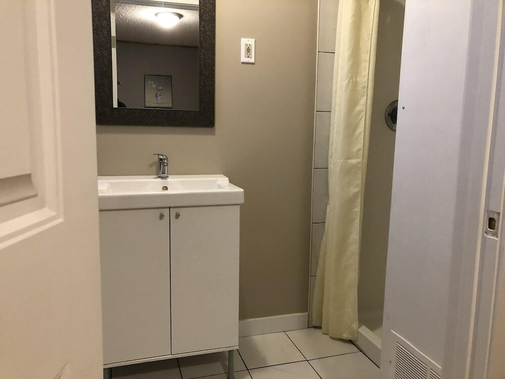 Фото Hotel Bethel - Fort MacLeod, Ab