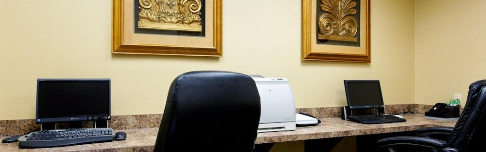 Фото Holiday Inn Odessa