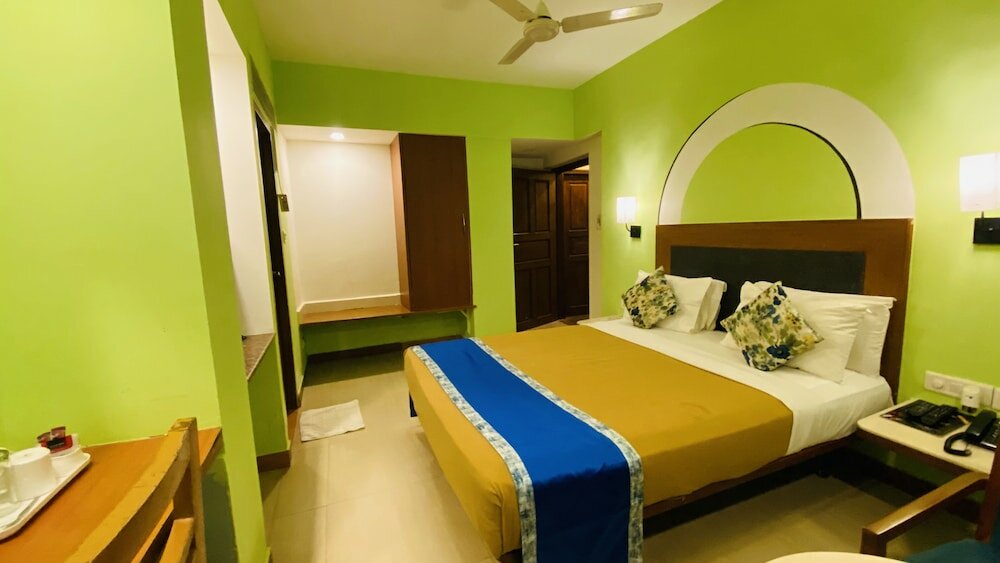 Фото Lotus Beach Resort