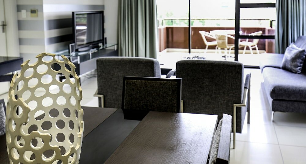 Фото The Nicol Hotel and Apartments