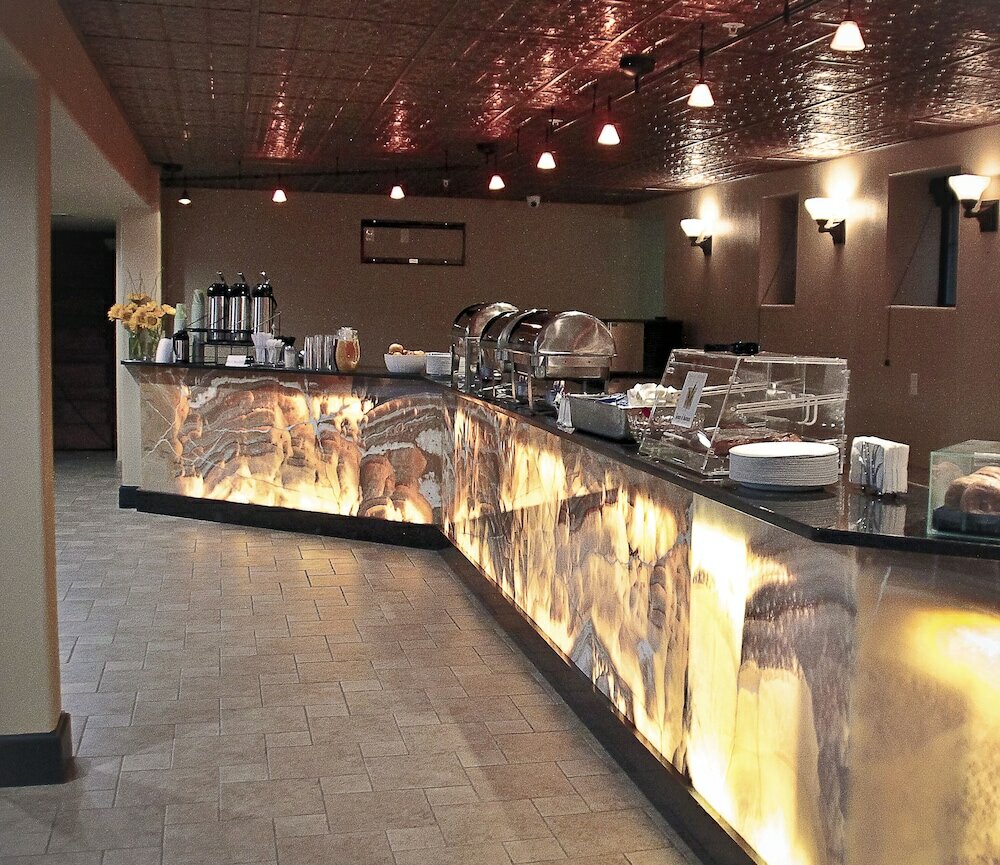 Фото The Calvert Hotel