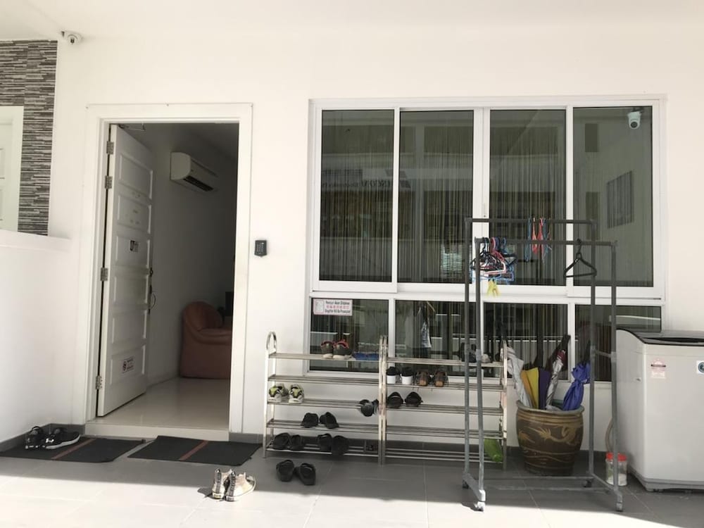 Фото Island Hostel