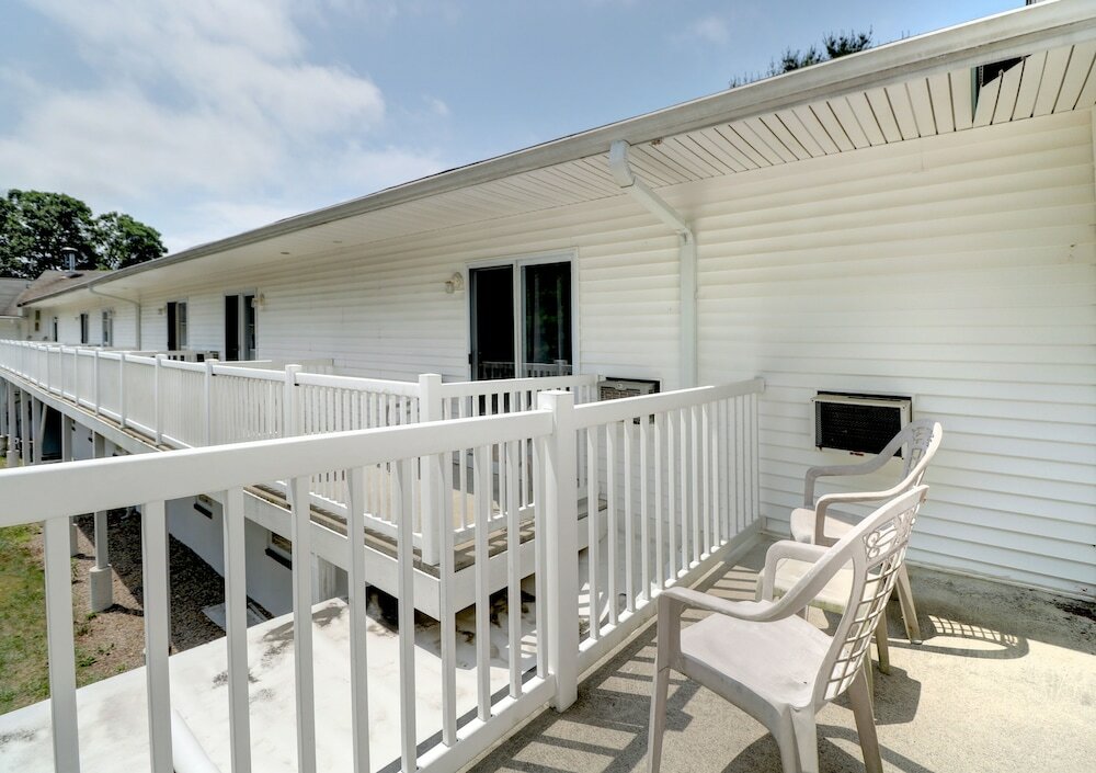 Фото Hamilton Village Inn