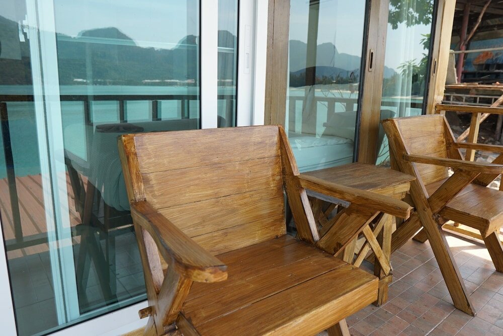 Фото Phi Phi Cozy Seafront Resort