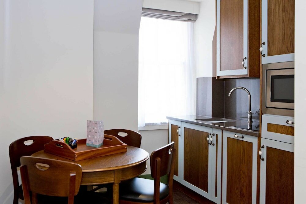 Фото Morton Hotel