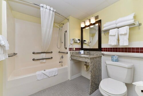 Гостиница AmericInn by Wyndham St. Cloud в Сент-Клауд