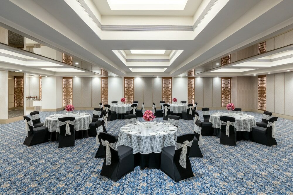 Фото Vivanta Ahmedabad Sg Highway