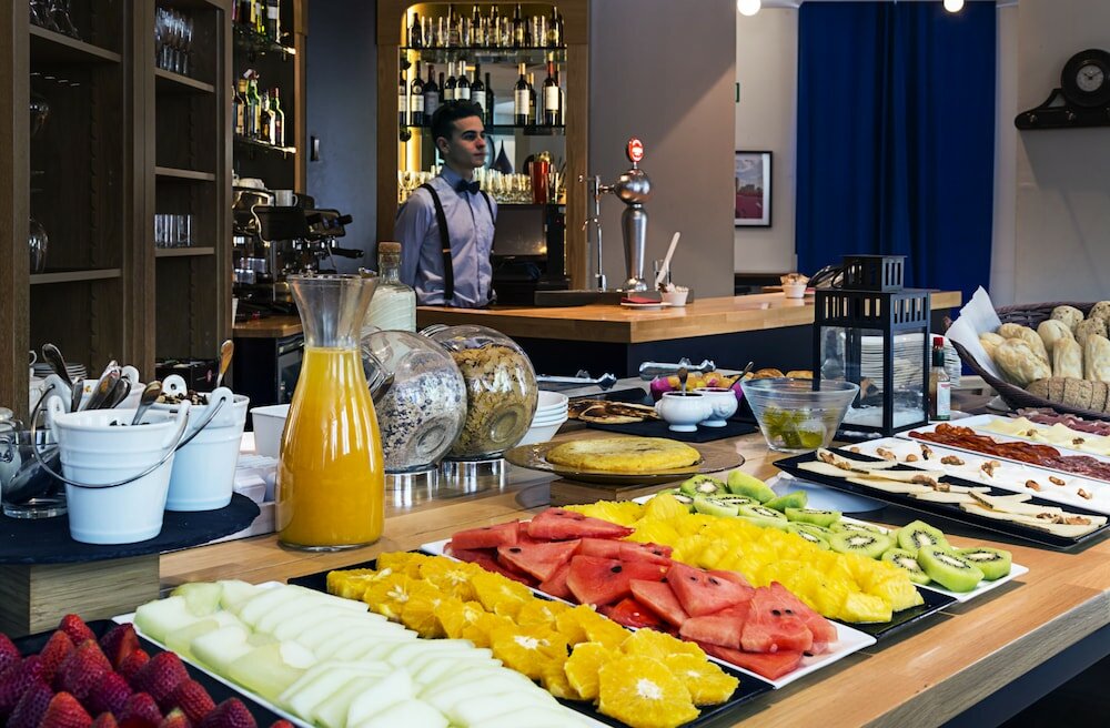 Фото One Shot Luchana 22