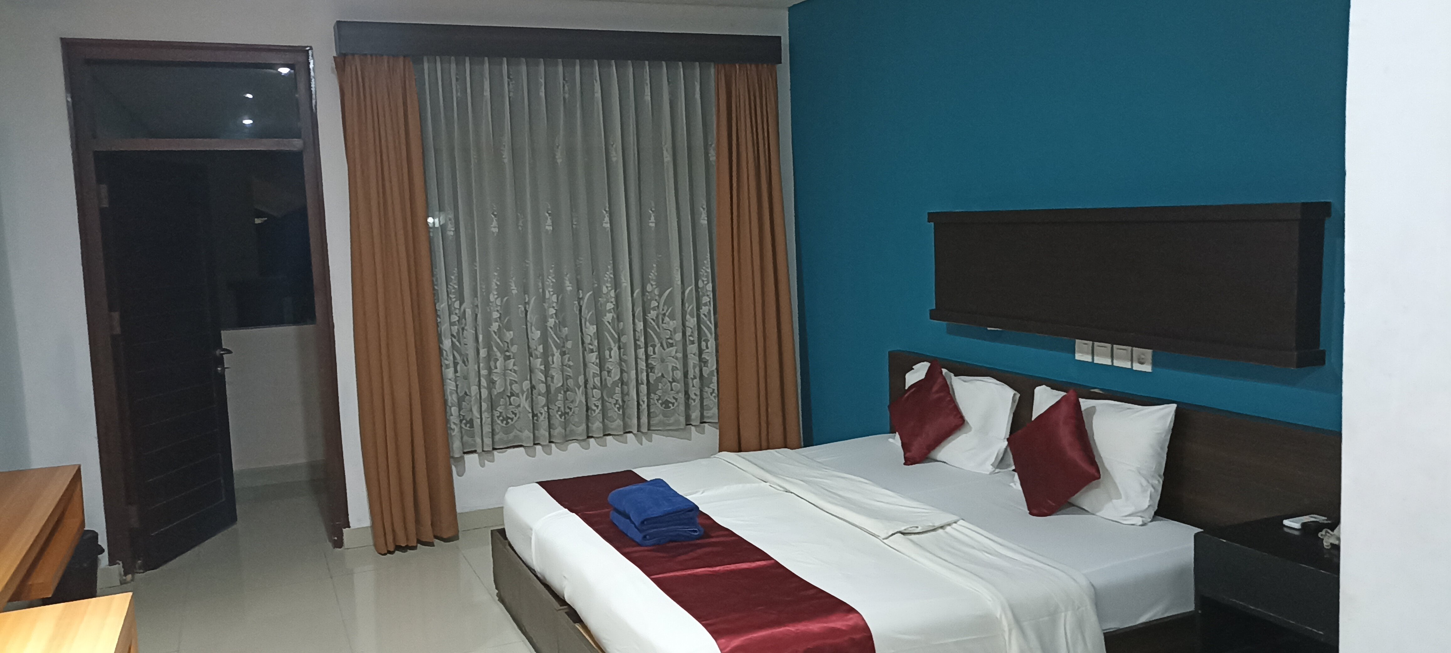 Фото Bakung Beach Resort