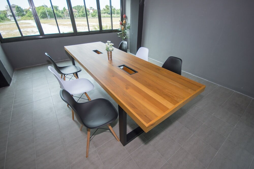 Фото The LogBook Room and Cafe