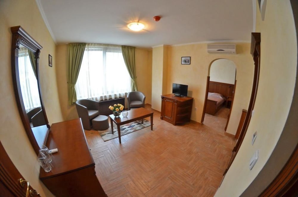 Фото Central West Hotel