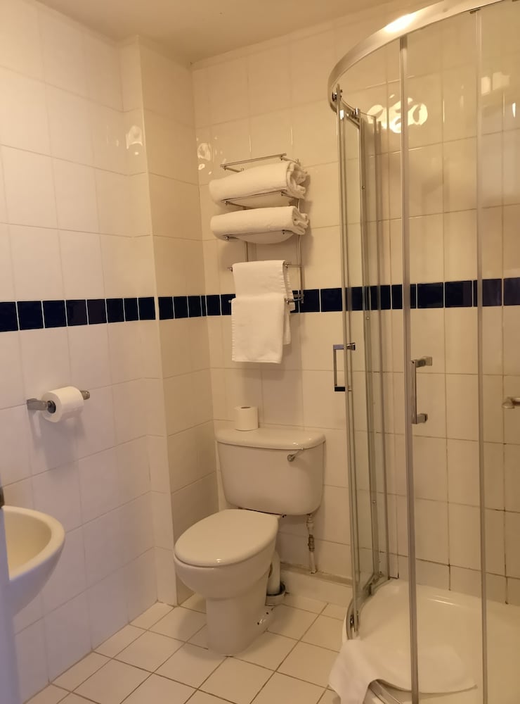 Фото Tudor Lodge Hotel