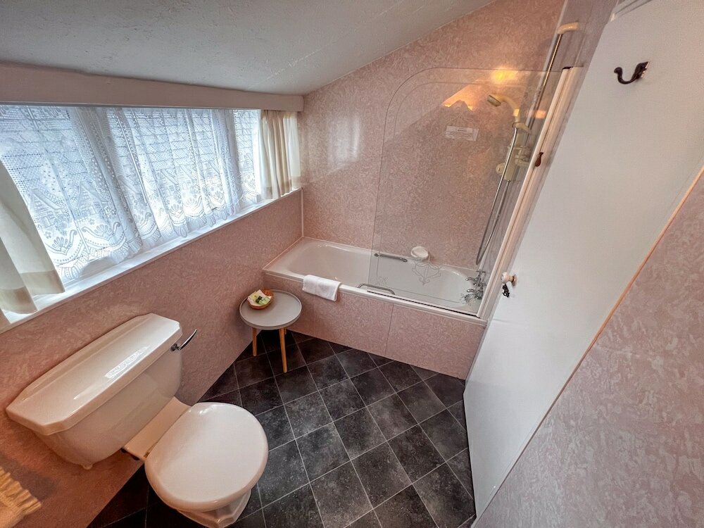 Фото Gwesty Minffordd Hotel