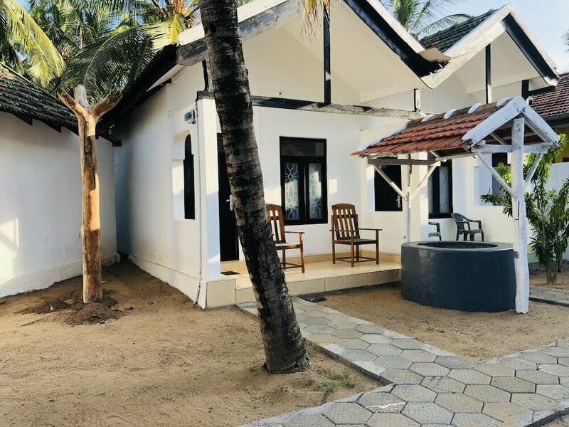 Гостиница Sam's Hut Arugambay