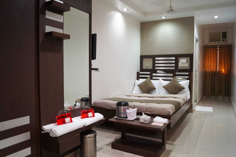 Фото Hotel Ambassador