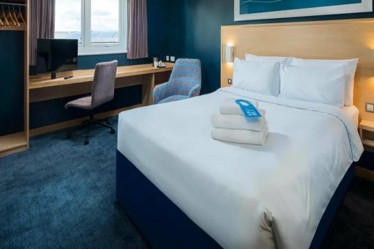 Фото Travelodge Aberdeen Airport