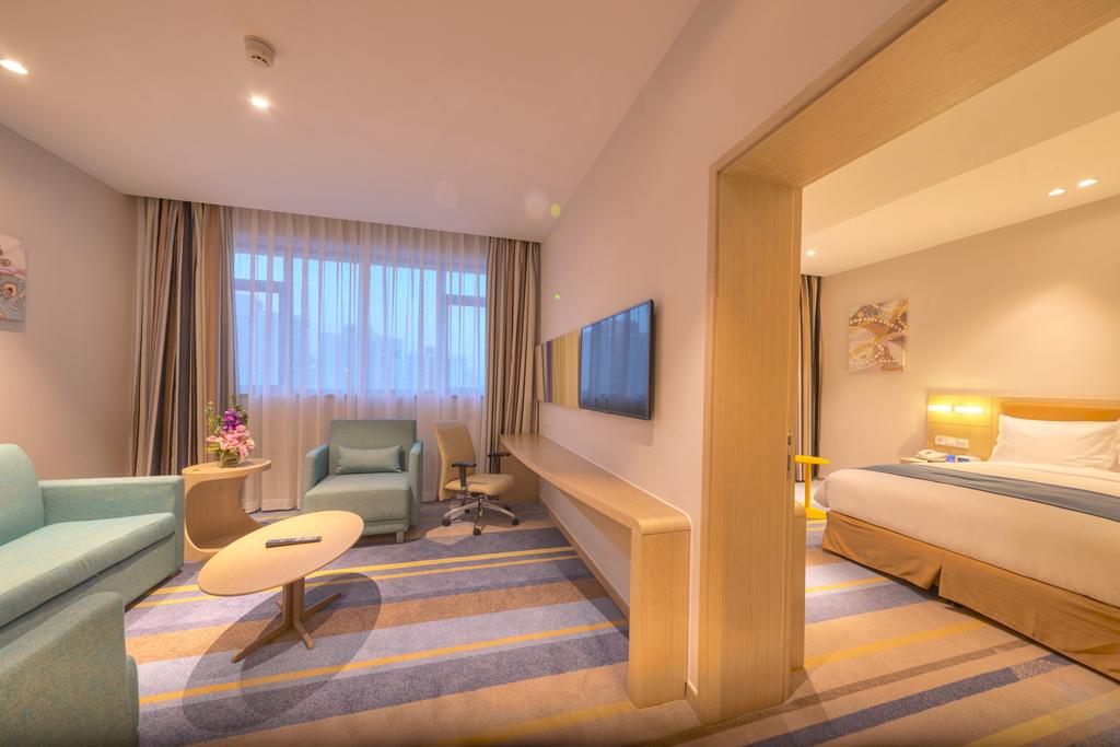 Фото Holiday Inn Express Shanghai Zhenping