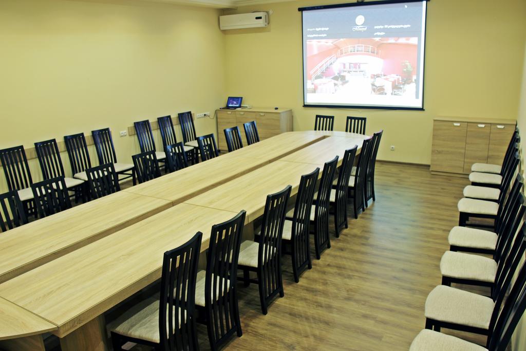 Фото Отель Monopoli Кутаиси