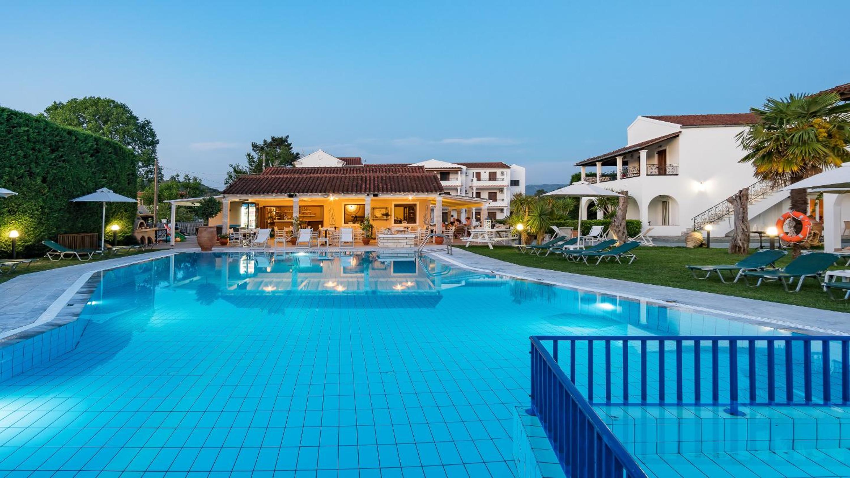 Фото отеля 1