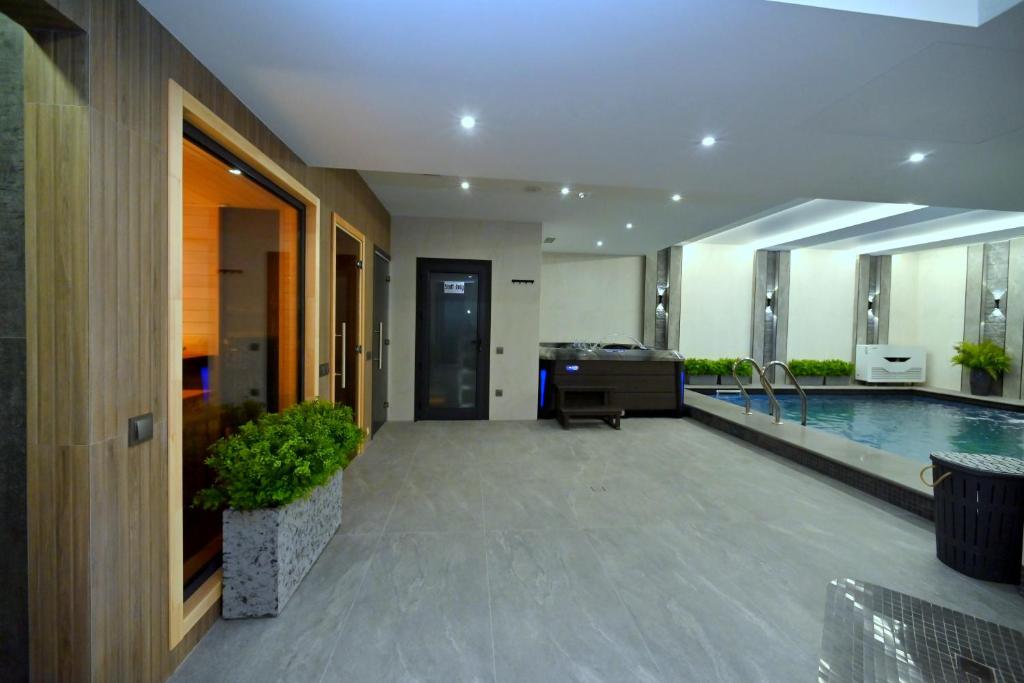 Фото Династия