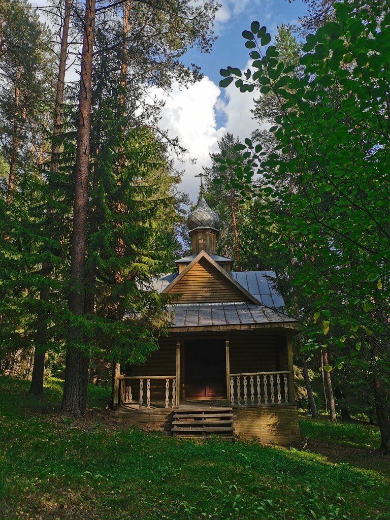 Chapel, memorial cross Часовня Воскресения Христова на монастырском кладбище, Saint‑Petersburg and Leningrad Oblast, photo