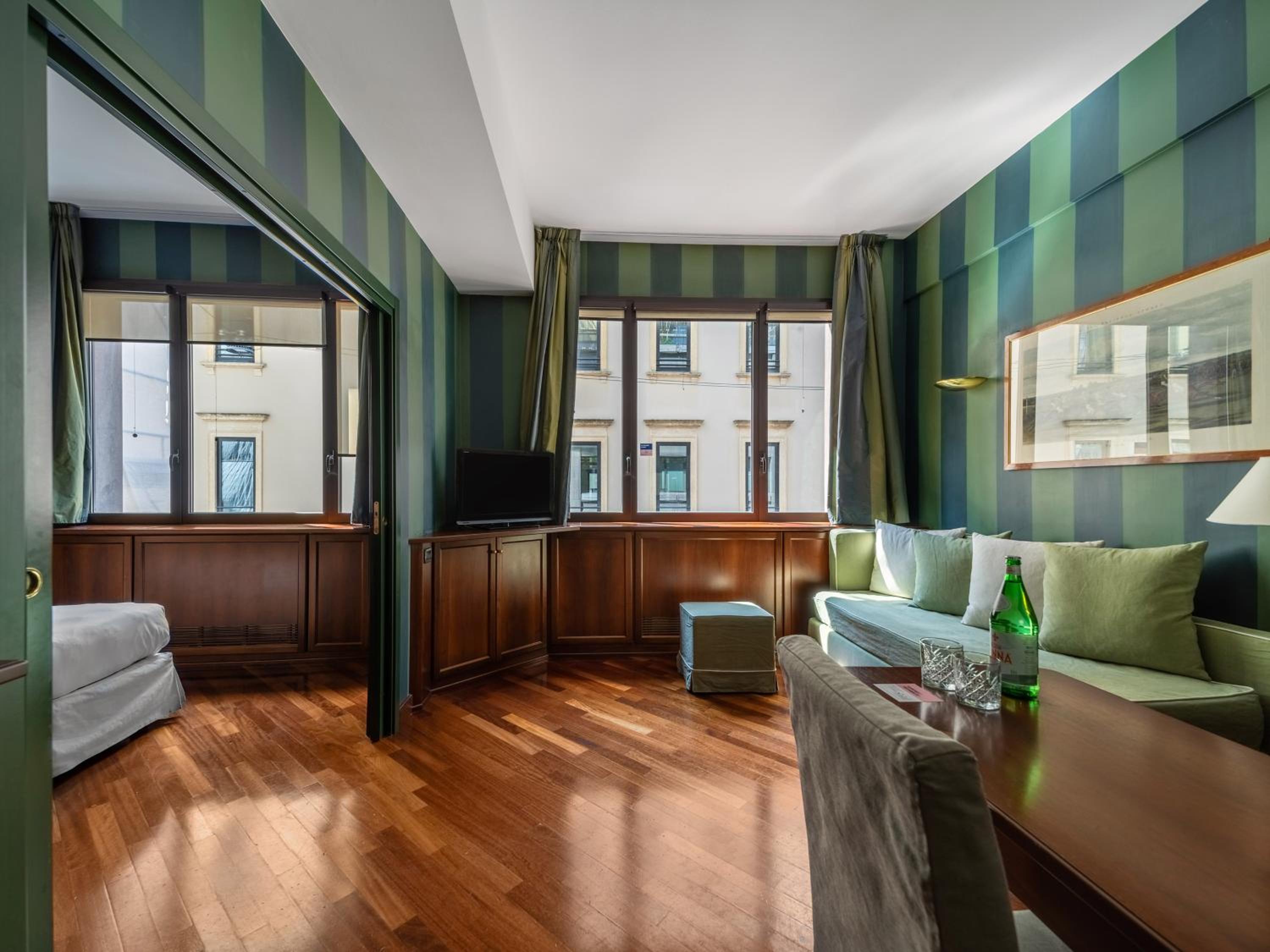 Фото Camperio House Suites