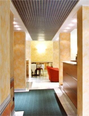 Гостиница Hotel Engadina в Комо