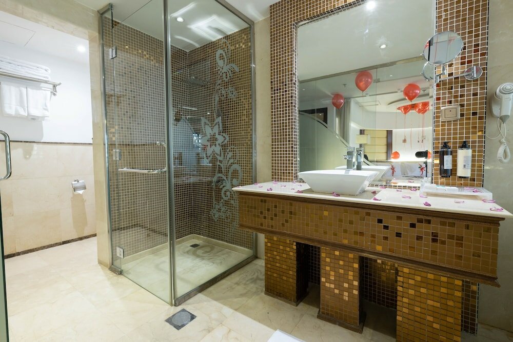 Фото Mira Business Hotel