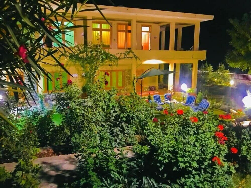 Фото Gahirat Castle