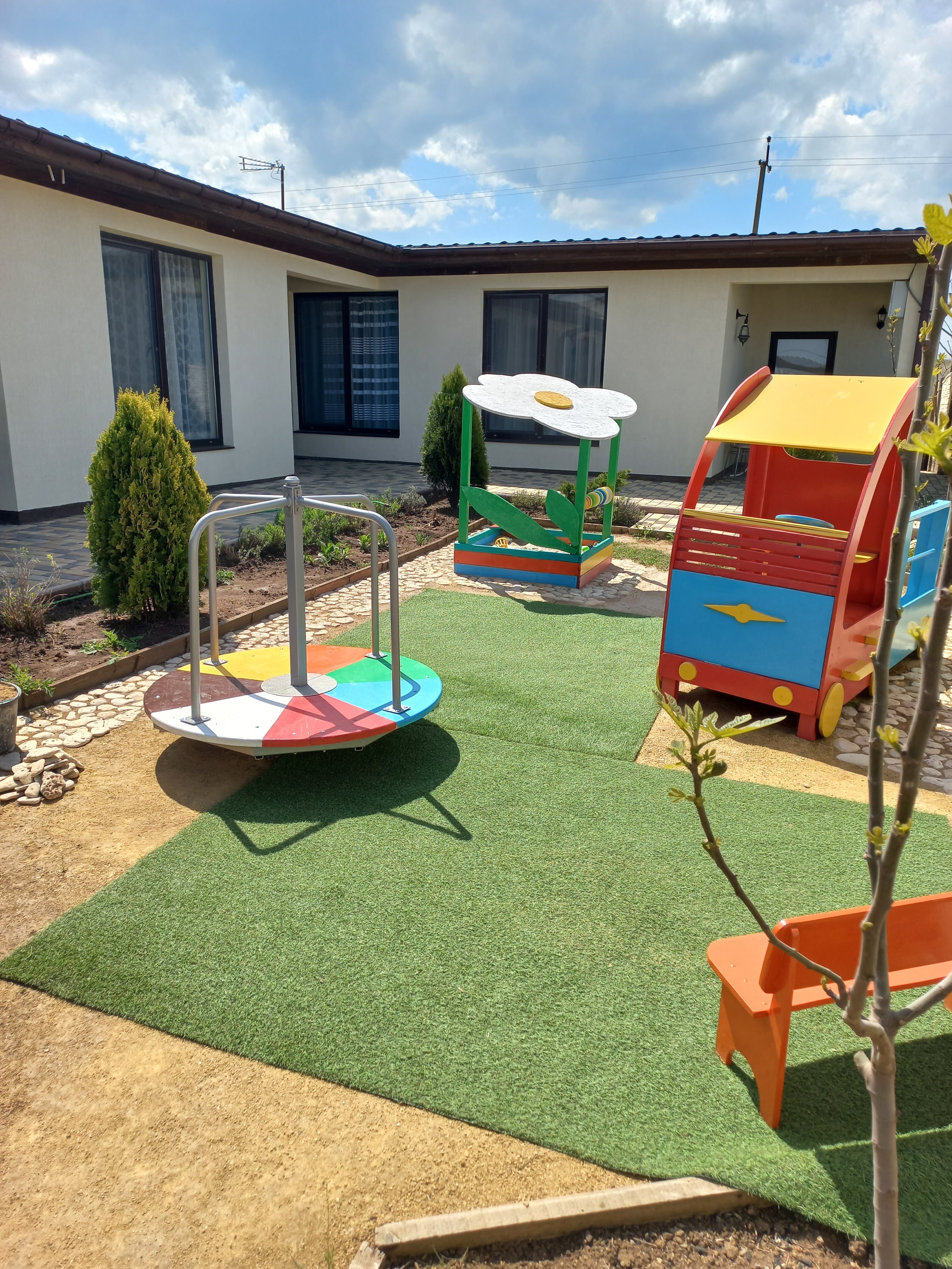 Фото Солнечный