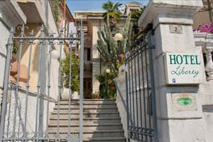 отель Hotel Liberty Sanremo