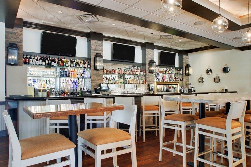 Фото Holiday Inn Westbury - Long Island, an Ihg Hotel