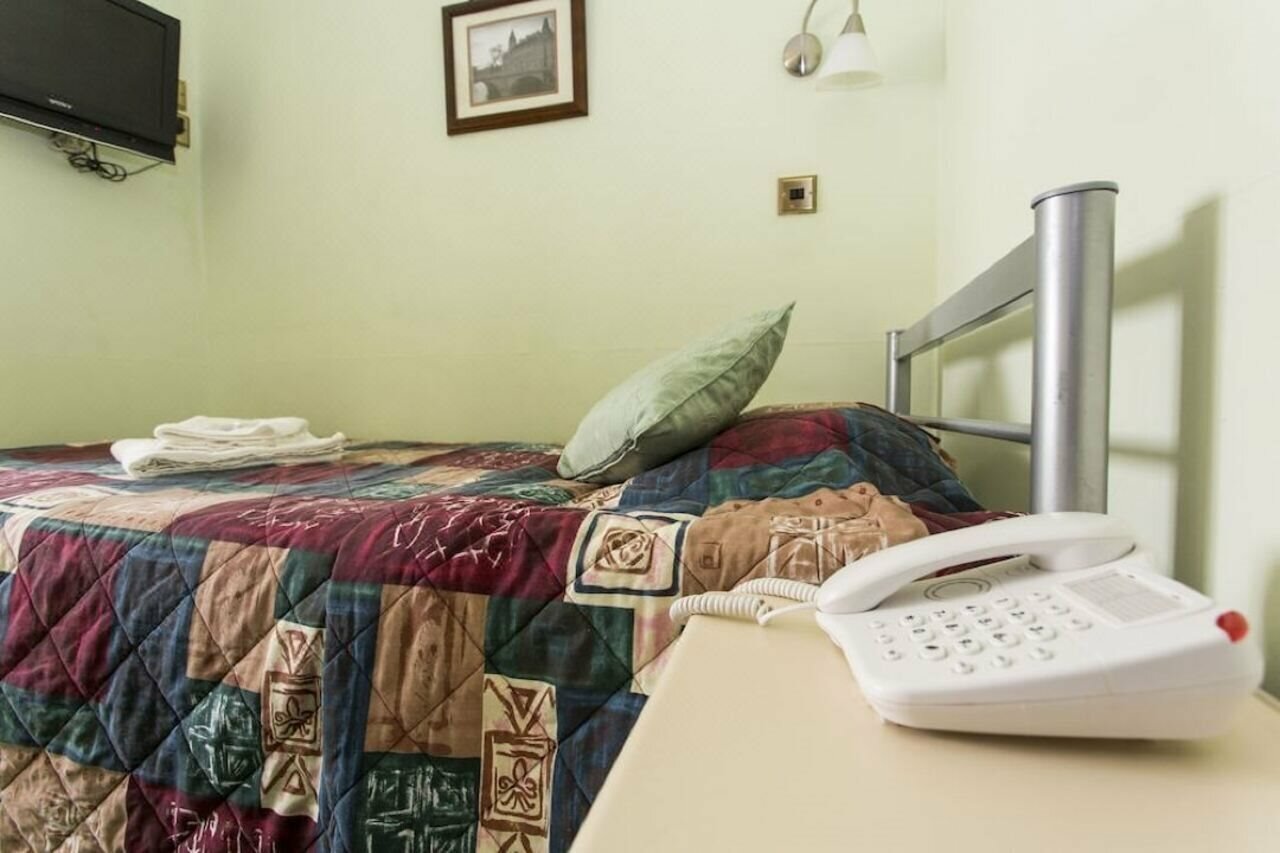 Фото Oyo Ridgeway Hotel