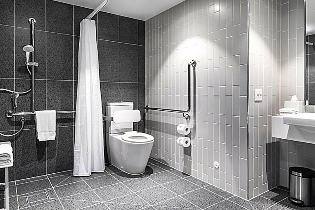 Фото Holiday Inn Express Melbourne Little Collins