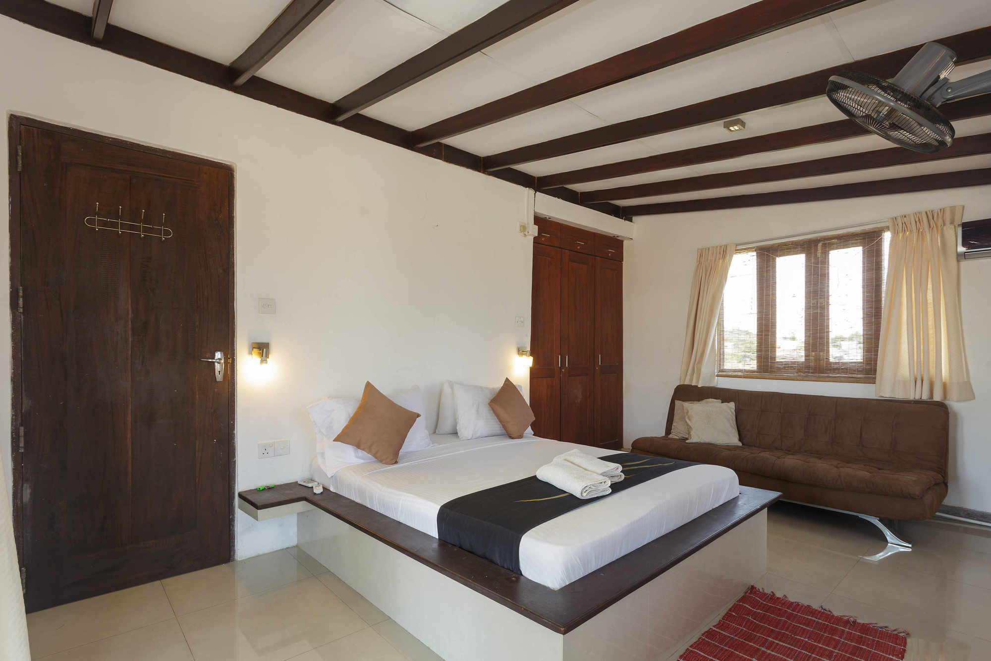 Фото Colpetty House