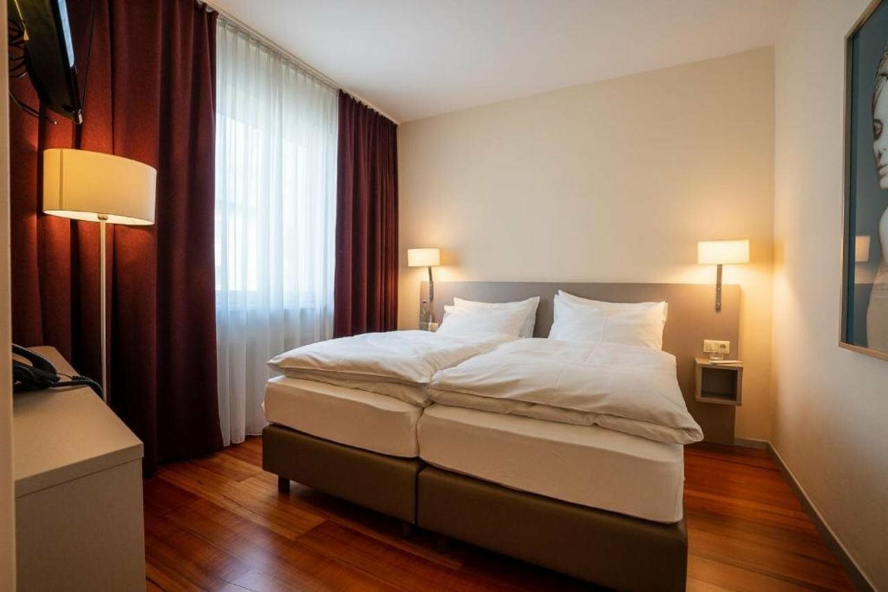 Фото отеля 2