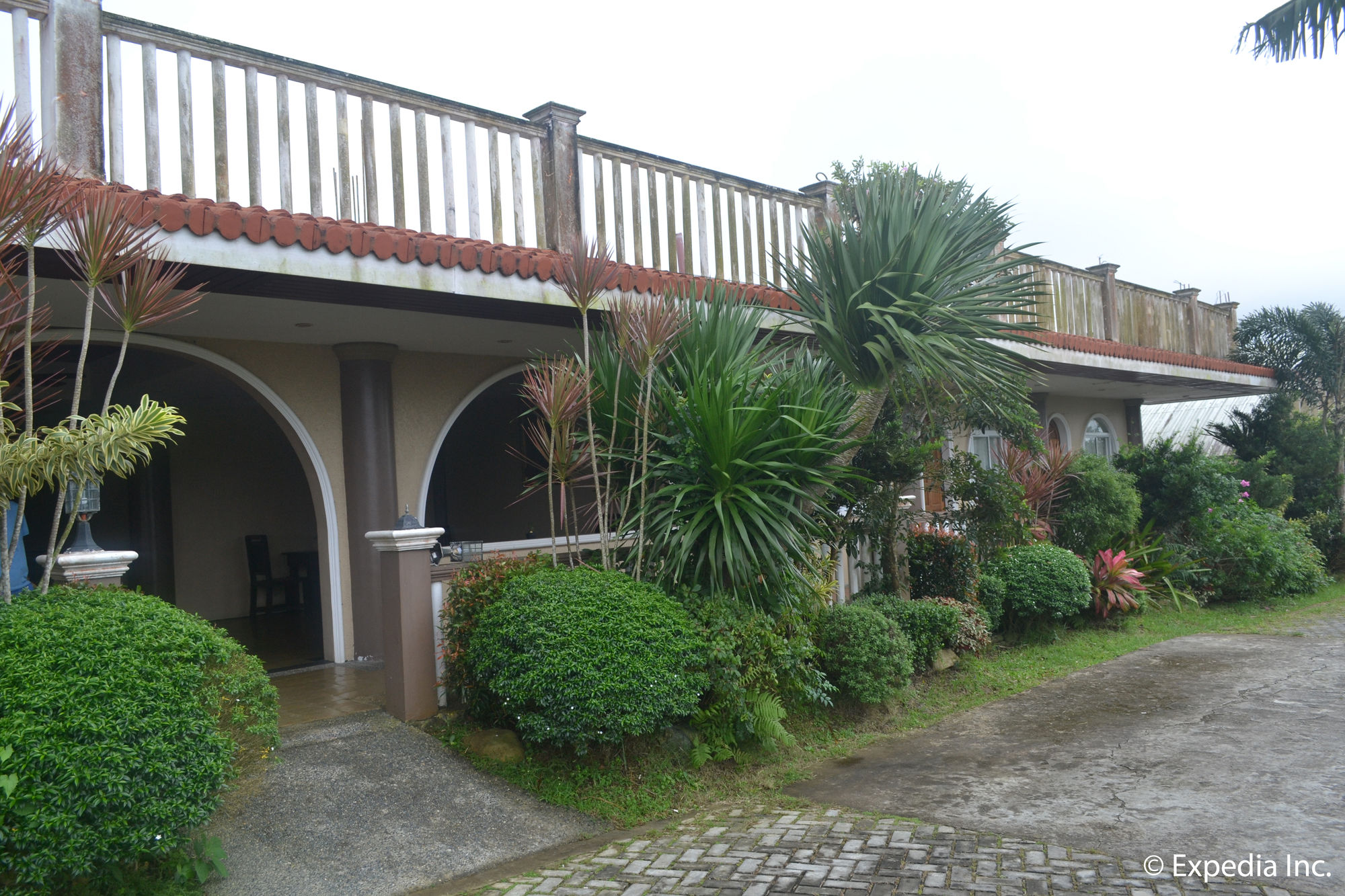 Фото The Q Hotel & Restaurant