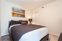 Фото Life Suites - Front and Spadina