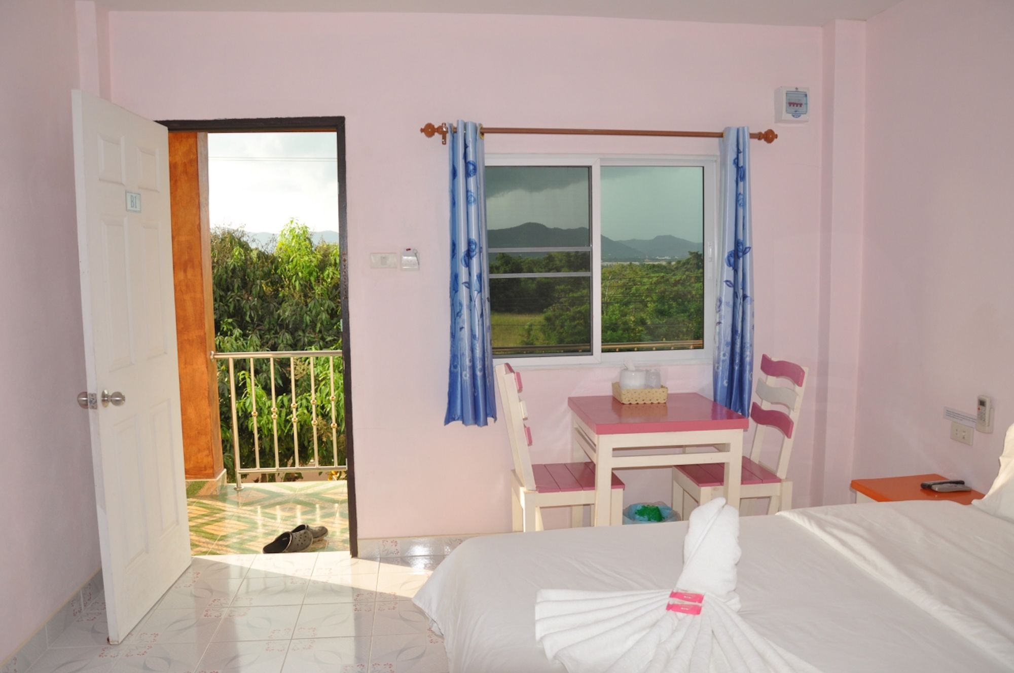 Фото Wattana Hill Resort