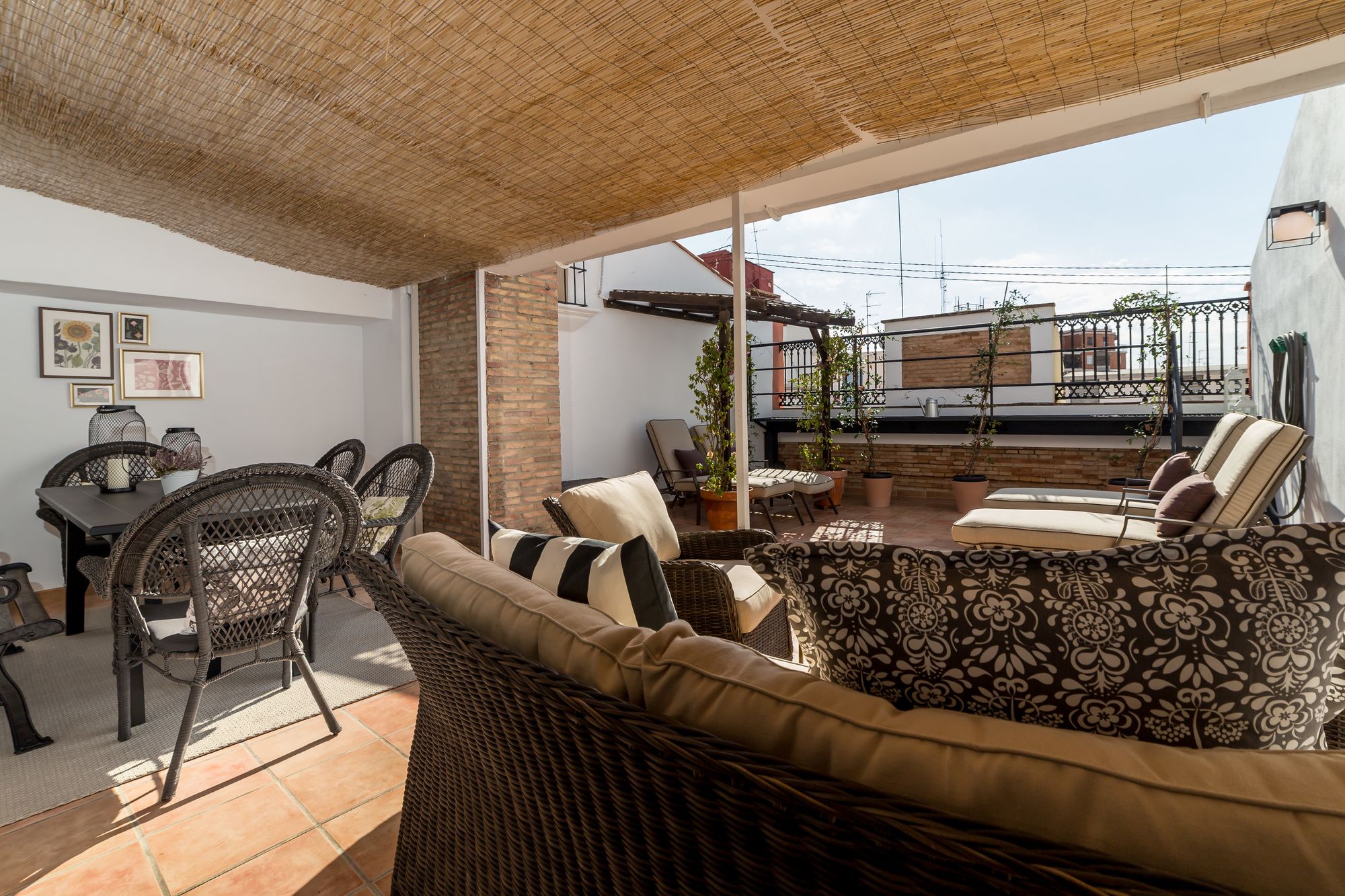 Фото Palacio de Rojas Apartments