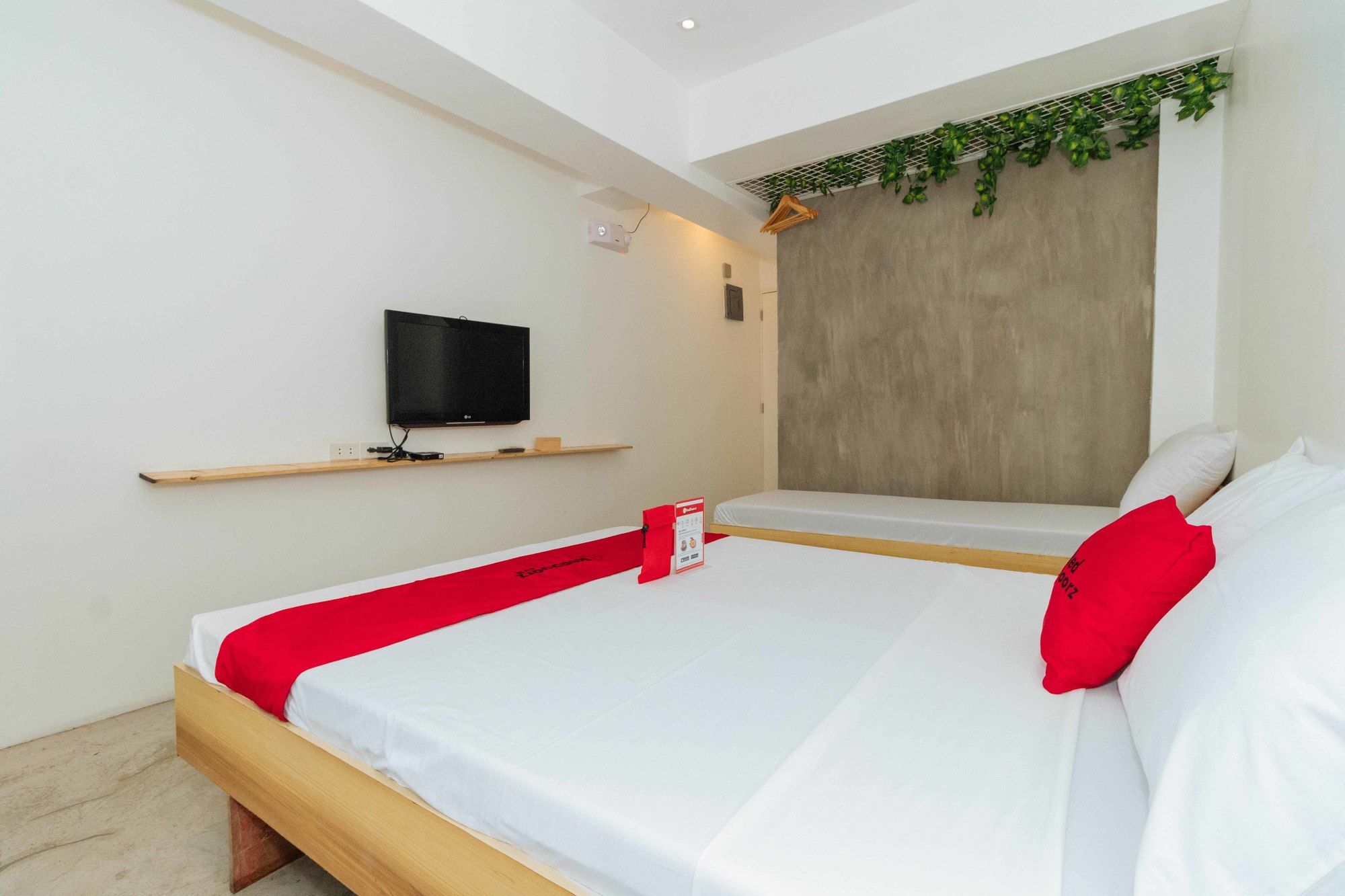 Фото RedDoorz Plus @ Boni Avenue Mandaluyong