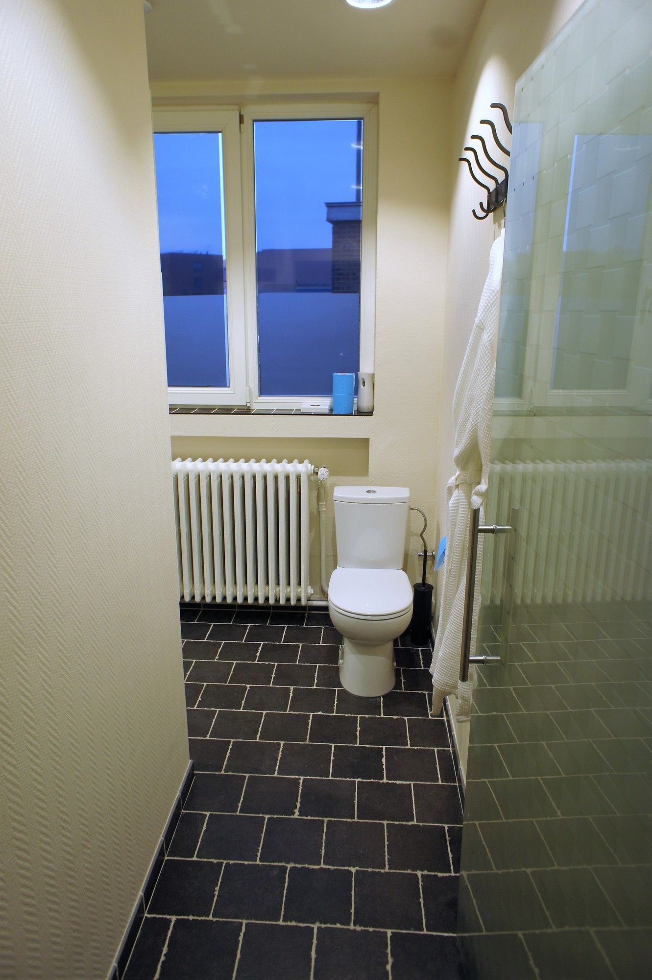 Фото J and R Brussels City Apartment